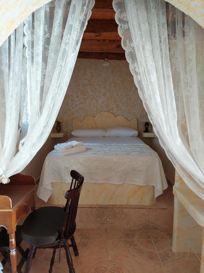 Lakena Traditional House Menetai Luaran gambar